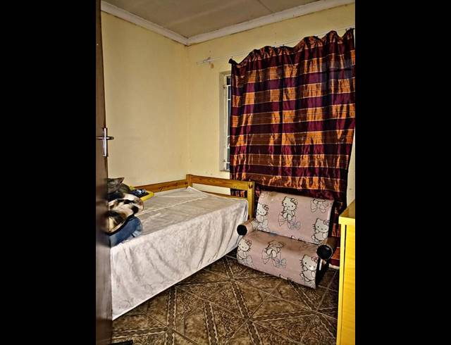 4 BEDROOM HOUSE FOR SALE IN PHILLIP NEL PARK